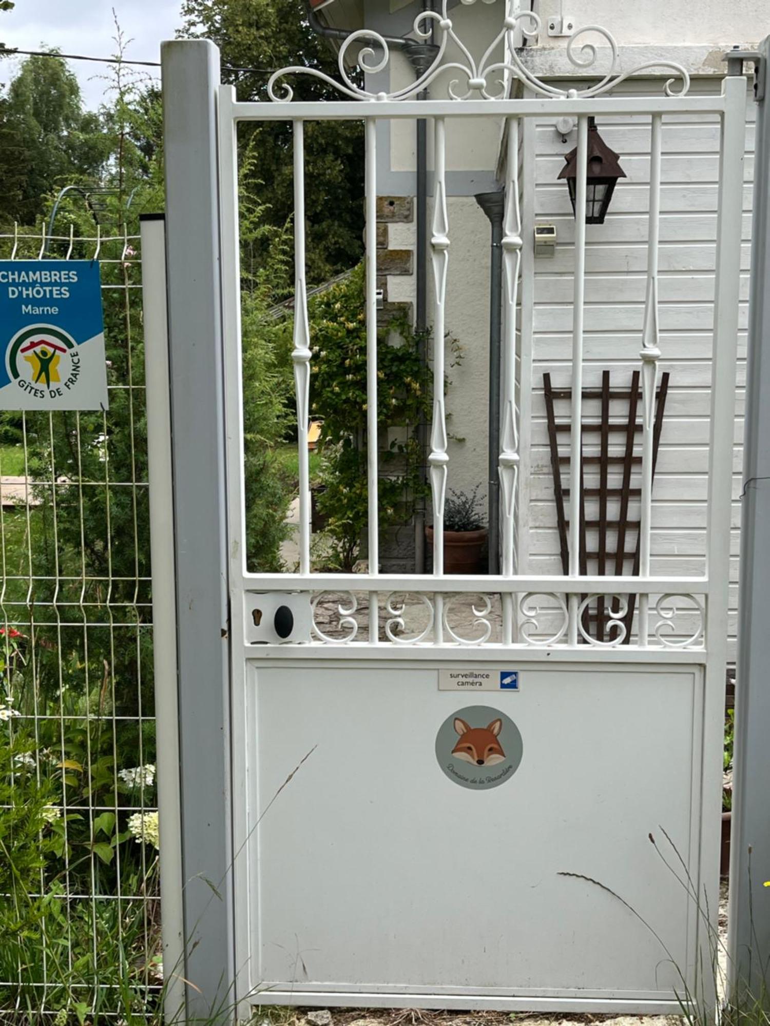 "Aux Chants Des Oiseaux" Domaine De La Renardiere Les Grandes-Loges المظهر الخارجي الصورة